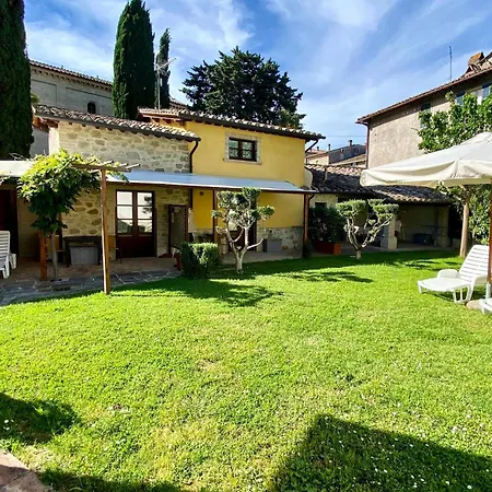 Il Cortile Delle Rose House Casa vacanze Perugia